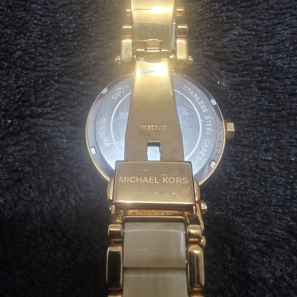 Gold - Picture 2 of 2